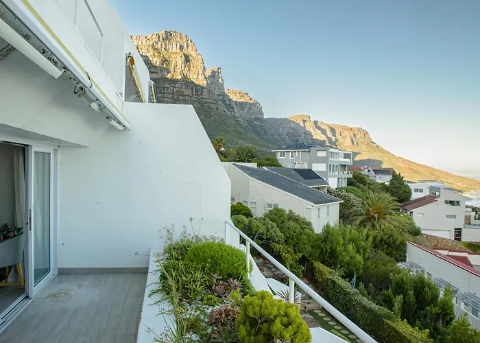 Bella Vista Camps Bay - Apt With Ocean Views
