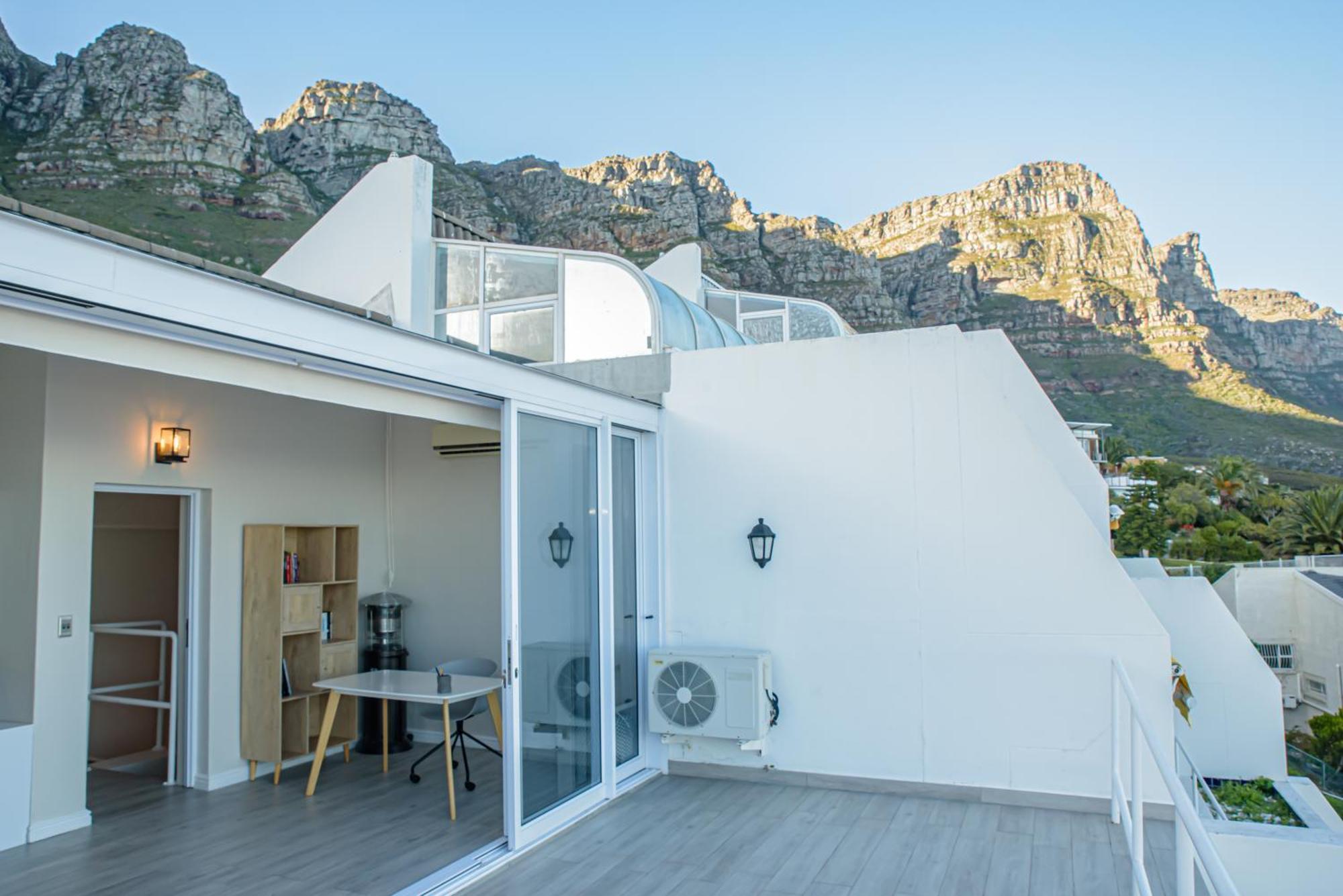 Bella Vista Camps Bay - With Ocean Views Apartment