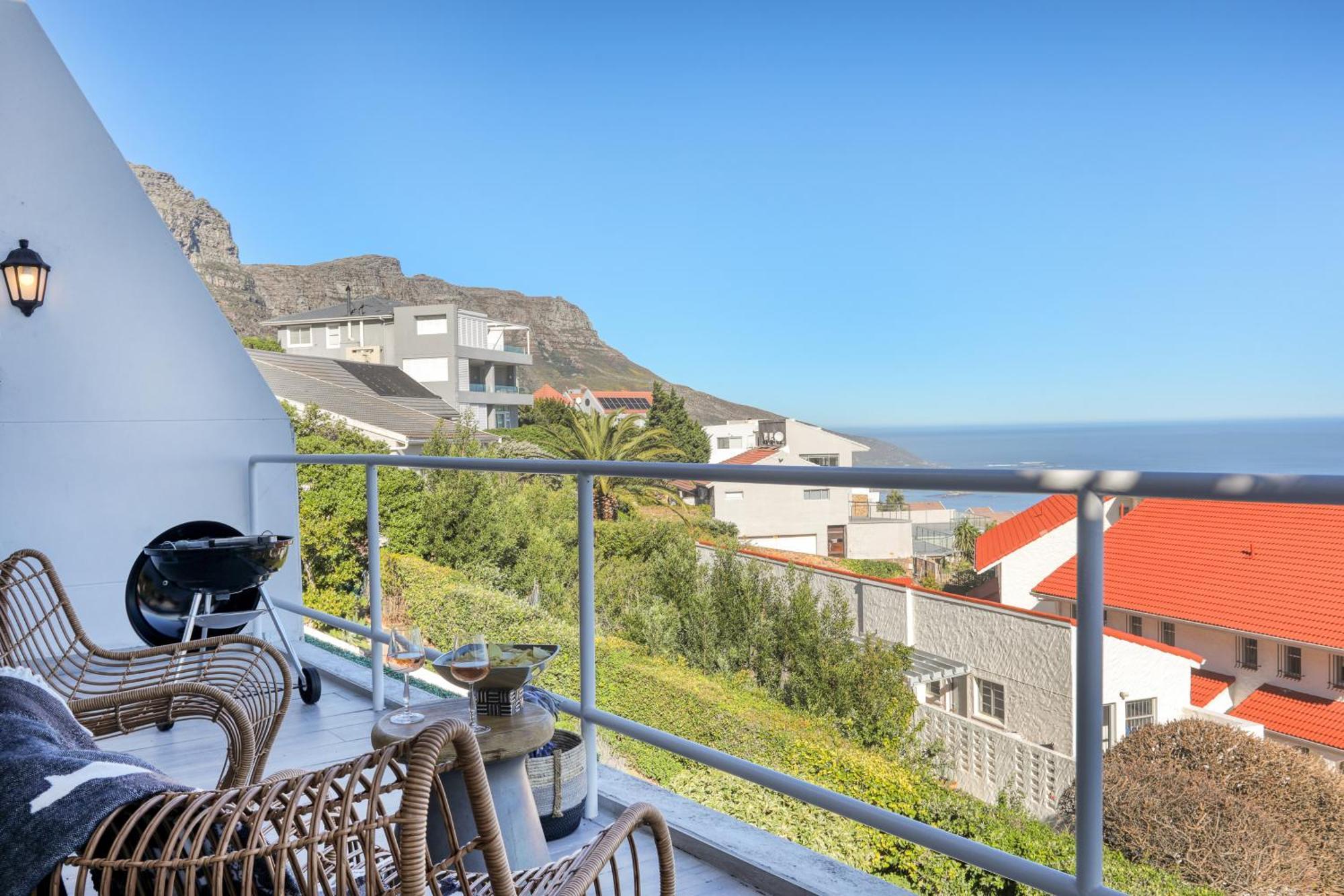 Apartment Bella Vista Camps Bay - With Ocean Views
